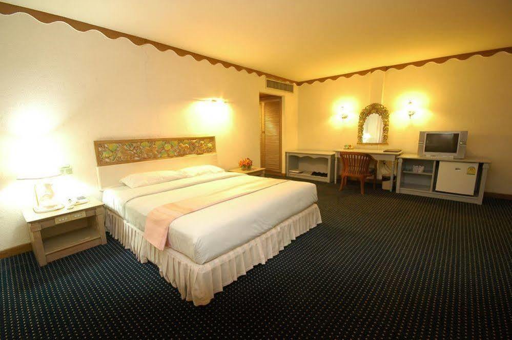 Lopburi Inn Hotel Экстерьер фото