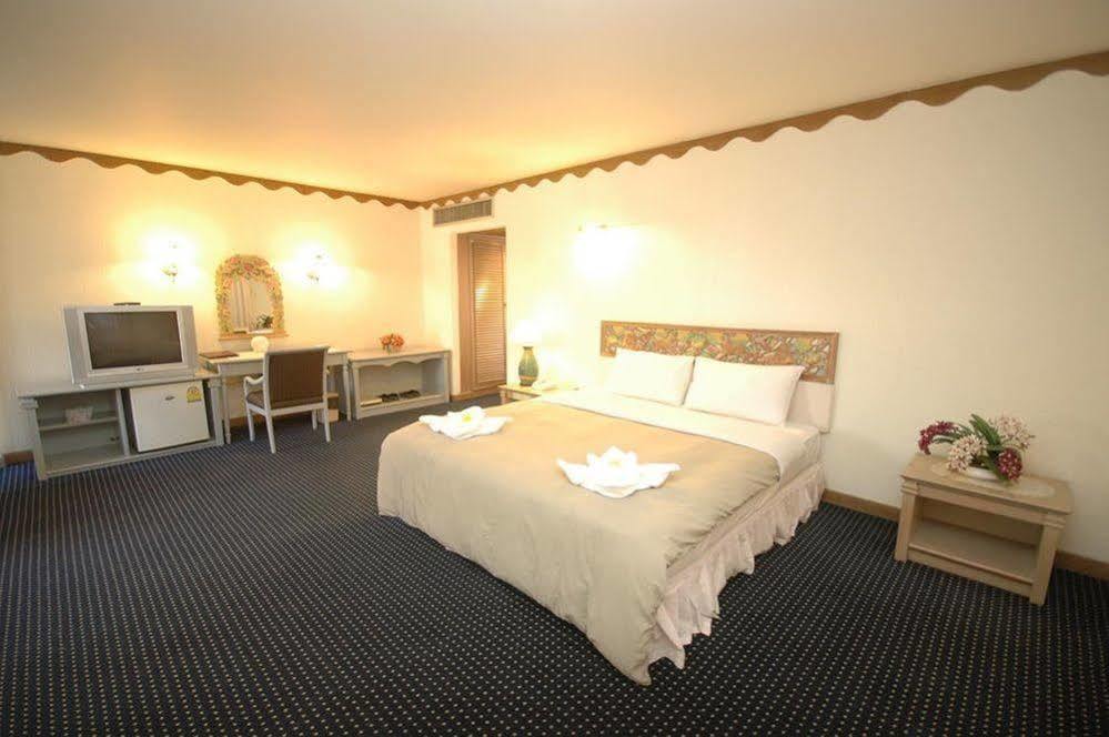 Lopburi Inn Hotel Экстерьер фото